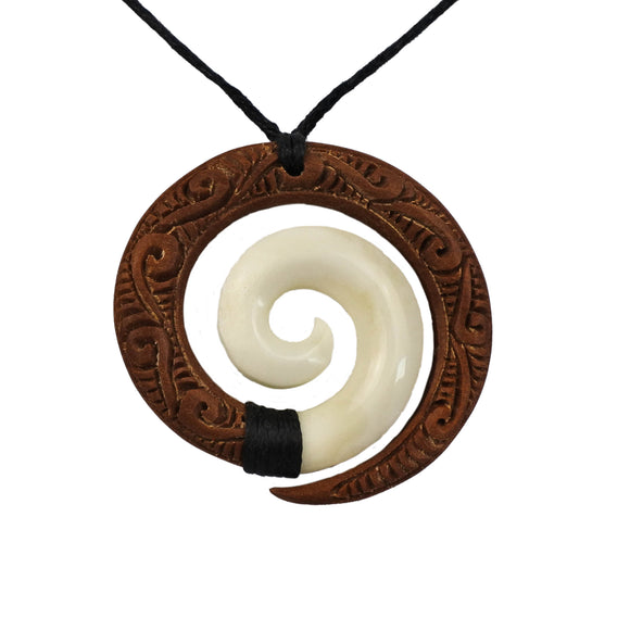 Koru mit Holz